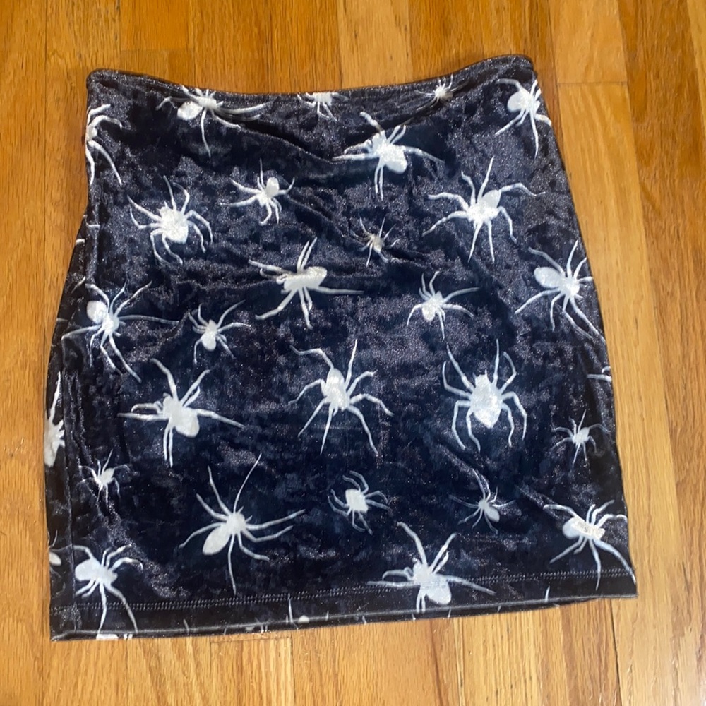 Velvet spider pattern skirt